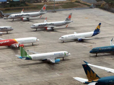 Hơn nửa đội bay của các hãng hàng không lại nằm sân