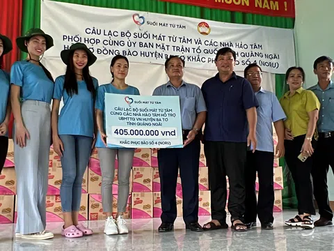 Dàn hậu và bà Phạm Kim Dung lên đường đi từ thiện sau Chung kết Miss Grand Vietnam 2022