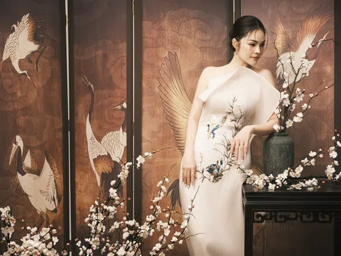 Diễn viên Dương Cẩm Lynh nền nã với áo dài xuân